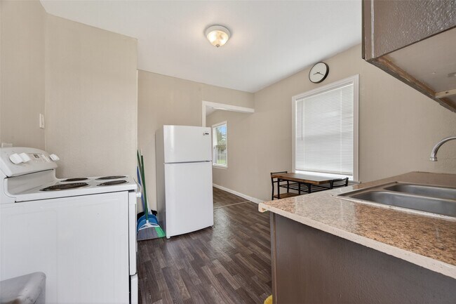 Foto del edificio - 709 Center St