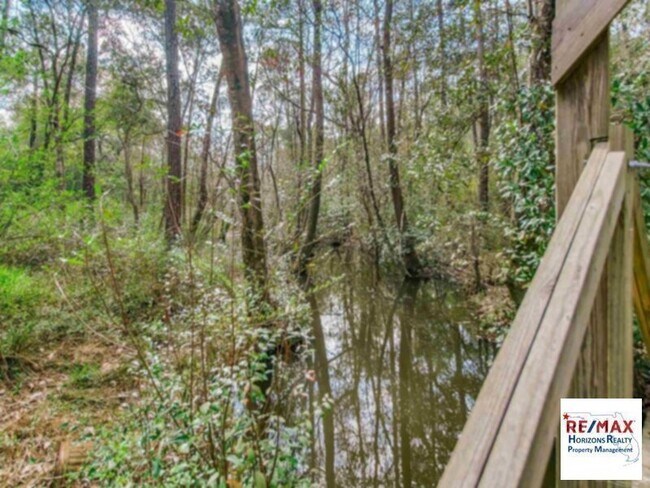 Building Photo - Wonderful 5 bedroom home! Now offering hal...