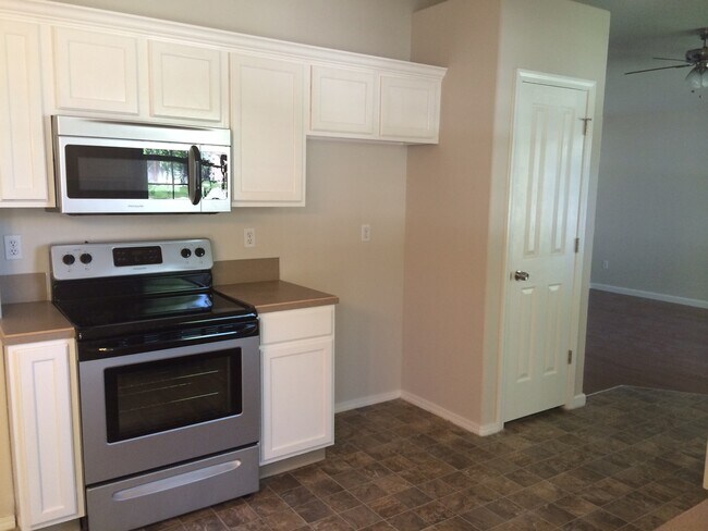 Foto del edificio - 497 E Baldwin St