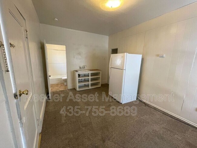 Building Photo - 123 E 200 S