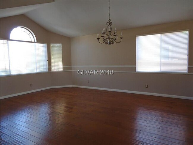 Building Photo - Heart of Summerlin 5 Bedroom with a Sparkling Pool