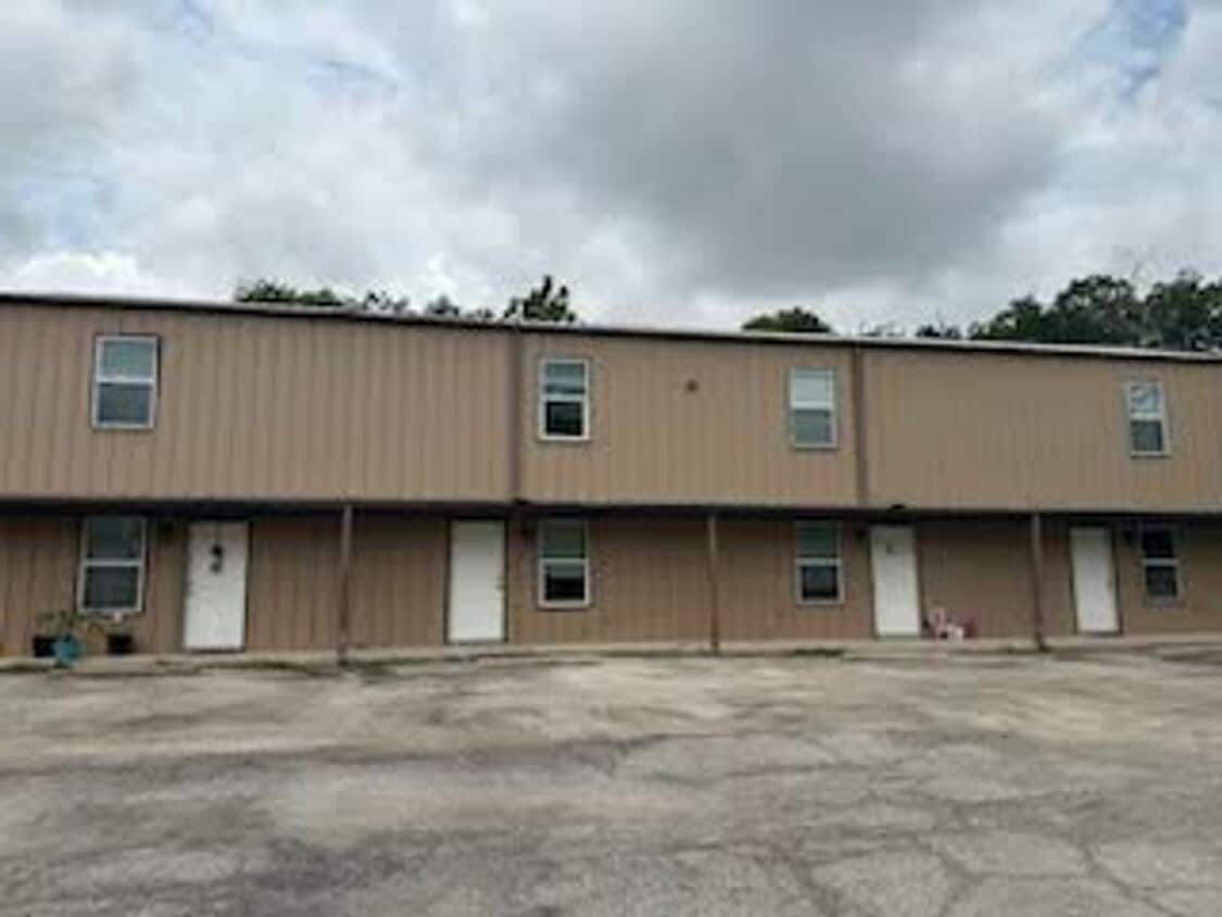 Primary Photo - 1030 N Kight
