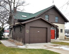 Building Photo - 206 W Clinton St