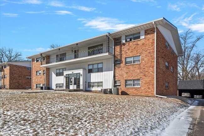 Building Photo - 111 S Elder Ln