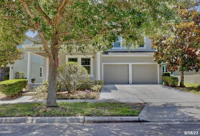 Building Photo - Gorgeous 4/3.5 Home with a Large Fenced Ba...
