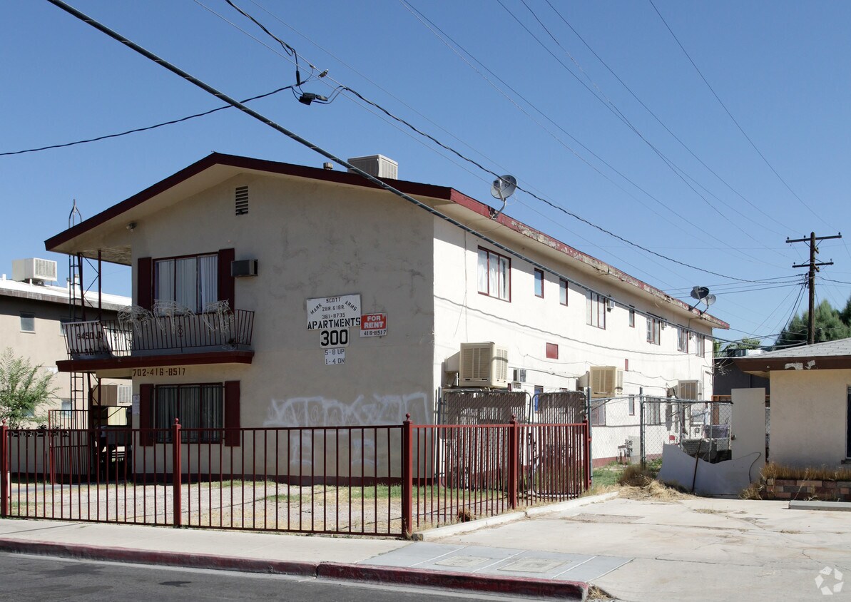 Building Photo - 300 W Cleveland Ave