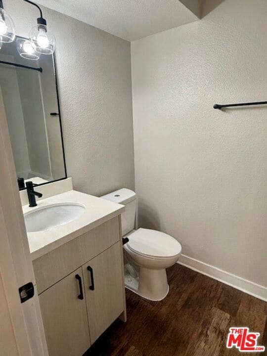 Foto del edificio - 7660 Beverly Blvd