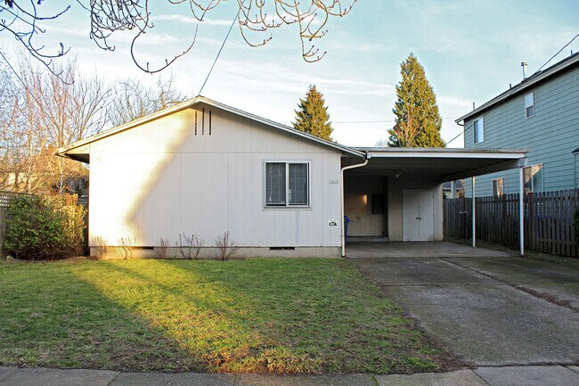 Building Photo - Mississippi/Williams 3 Bedroom Ranch House...