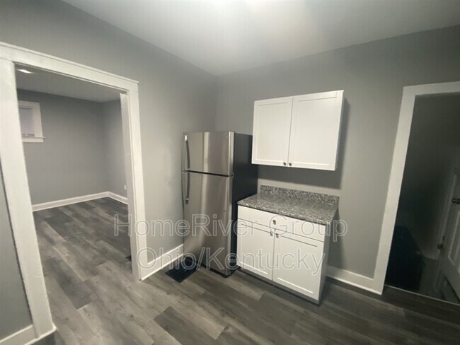 Building Photo - 293 S Burgess Ave