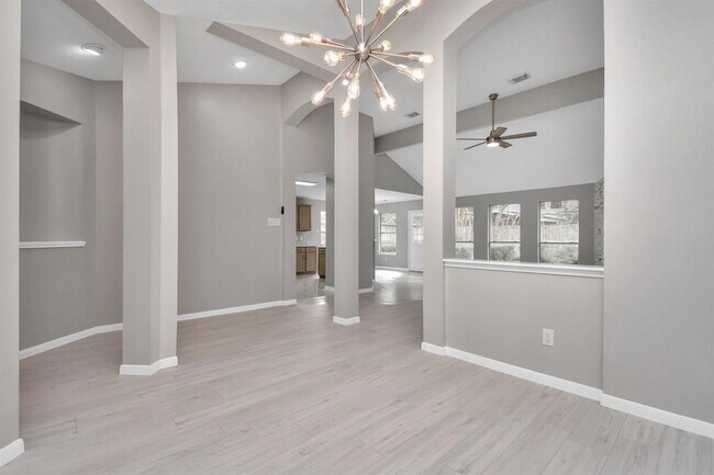 Foto del edificio - 4962 Sentry Woods Ln