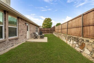 Building Photo - 9940 Dartmouth Dr