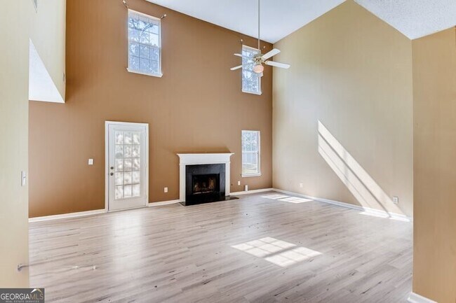 Foto del edificio - 752 Trigg Lake Ct