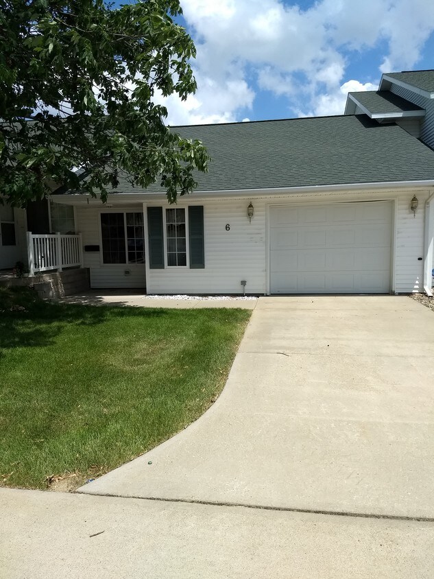 3404 Koenigstein Ave, Norfolk, NE 68701 Townhome Rentals in Norfolk