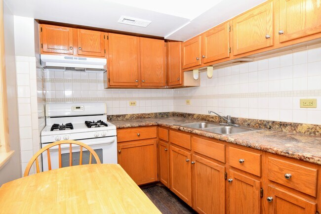 Foto del edificio - 5025 Carol St