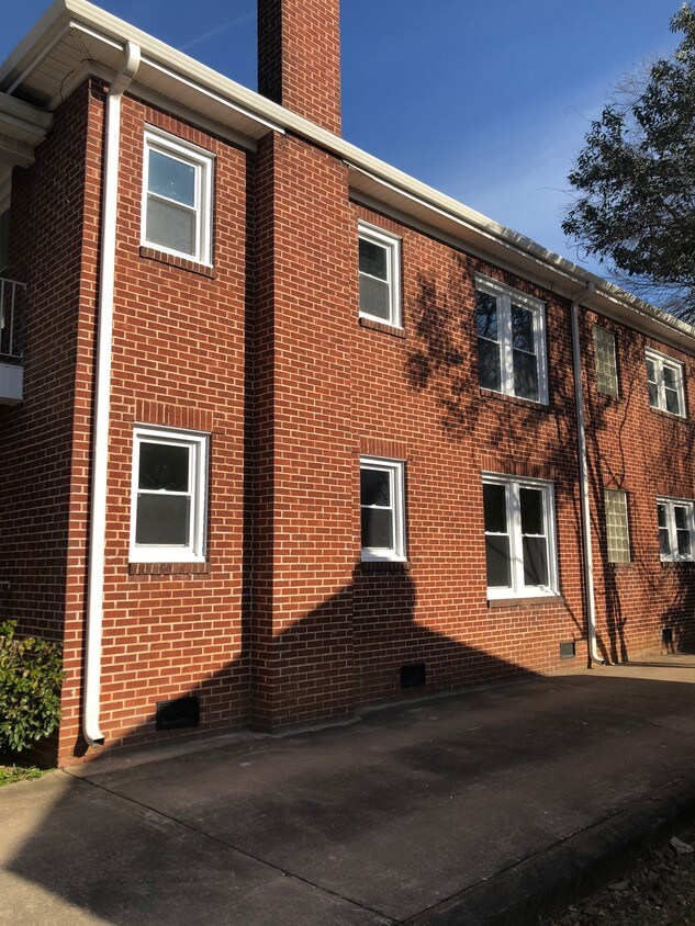 706 E Marion St, Shelby, NC 28150 Apartments in Shelby, NC