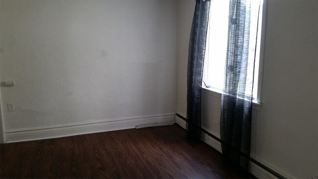 Building Photo - 129 Trowbridge St