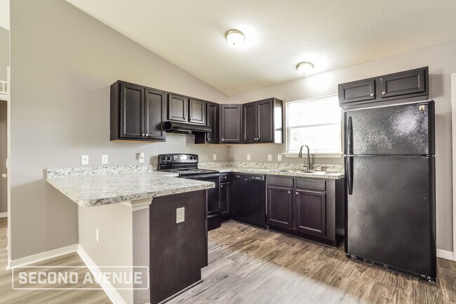 Building Photo - 49 Pine Trace Run