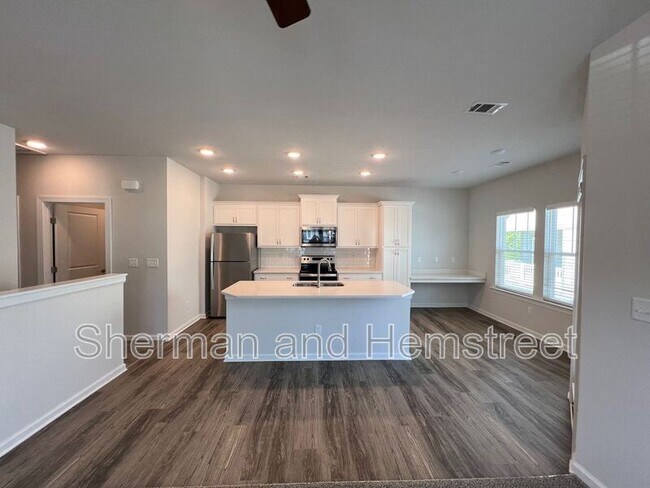 Foto del edificio - 2016 Lotus Dr