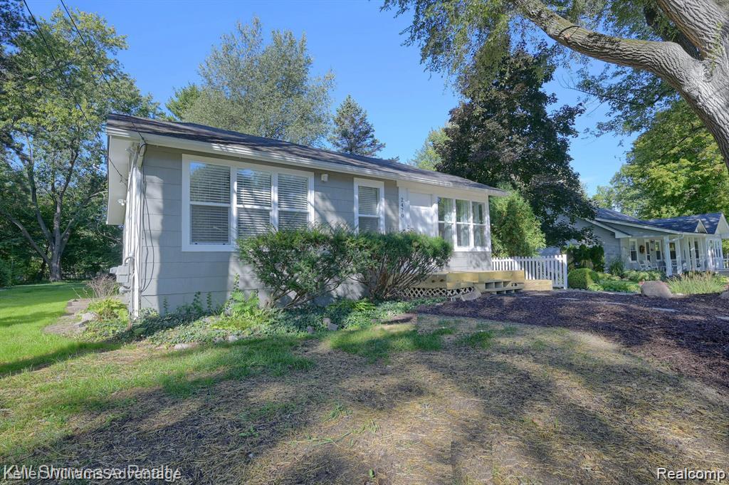 Primary Photo - 2470 Burleigh St