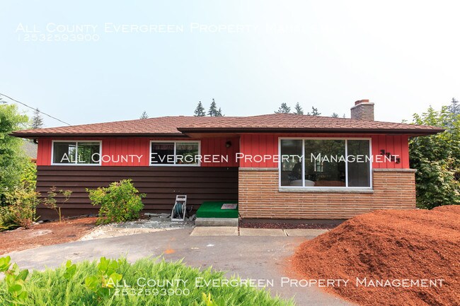Building Photo - 3323 Deer Island Dr E