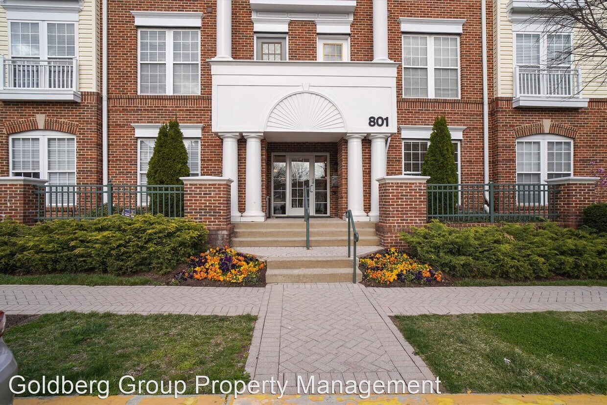 Foto principal - 2 br, 2 bath House - 803 Reserve Champion ...