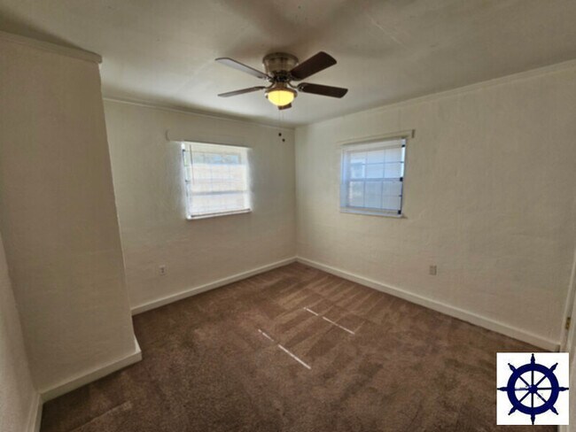 Foto del edificio - 1617 E 7th St