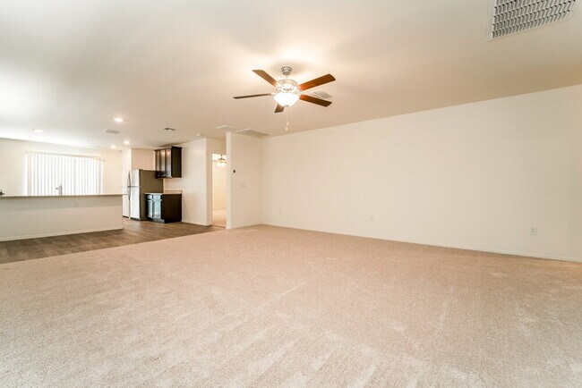 Foto del edificio - 12835 N Peony Dr