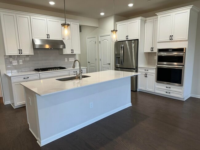 Building Photo - 670 Peppermint Dr