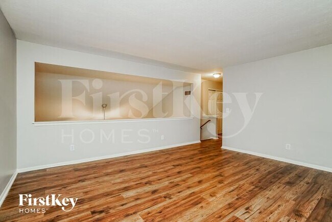 Foto del edificio - 1374 Harold Stewart Pkwy