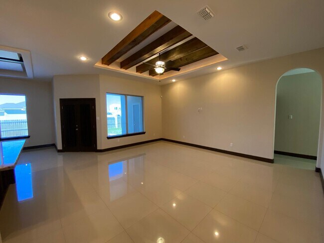 Building Photo - 13921 N 36th St