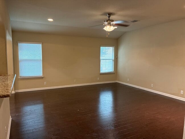 Building Photo - 3BR SFR • Tile Kitchen • Assigned Covered Parking • Austin