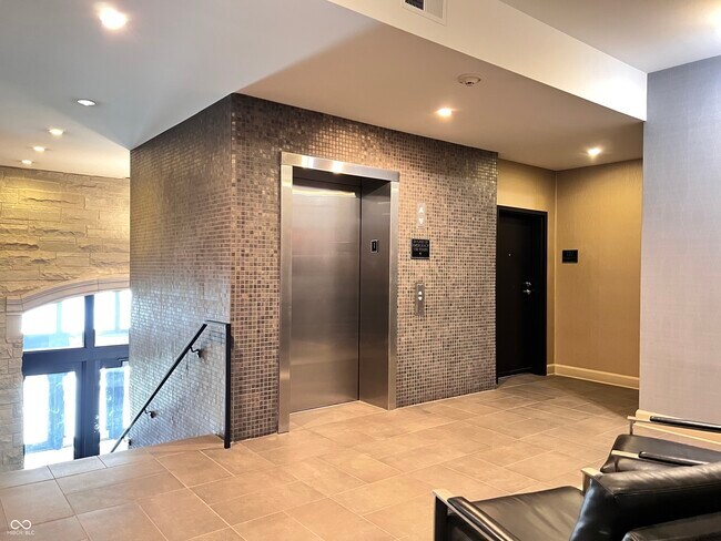 Foto del edificio - 222 N East St