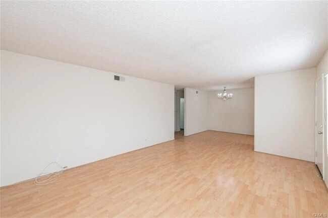 Building Photo - 73 Tarocco