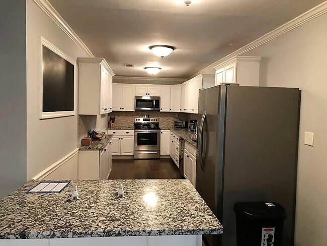 Foto del edificio - 1704 Bob White Dr