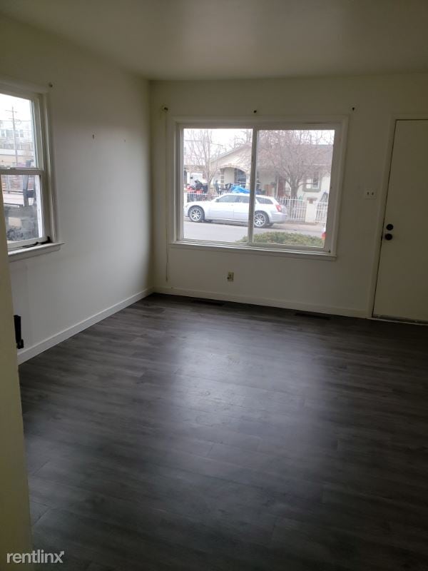 Building Photo - 2 br, 1 bath Townhome - 373 S Hazel Ct