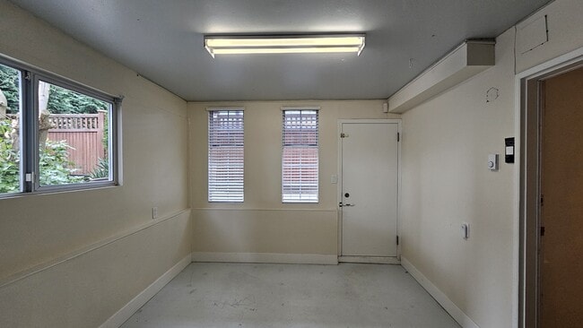 Building Photo - 1587 Stayte Rd