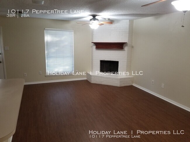 Foto del edificio - 10117 PepperTree Ln