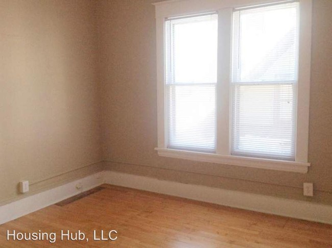 Building Photo - 942 Sherburne Ave