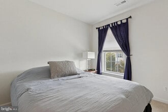 Building Photo - 204 Hudson Dr