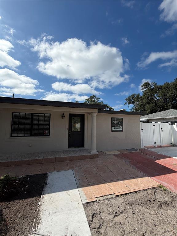 Building Photo - 1702 W Dempsey Ave