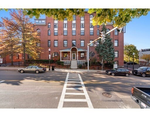 Foto del edificio - 342 Bunker Hill St