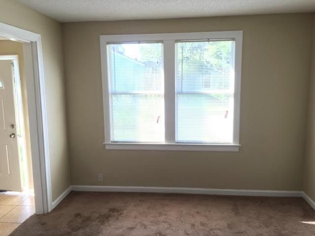 Foto del edificio - 681 Chestnut Drive