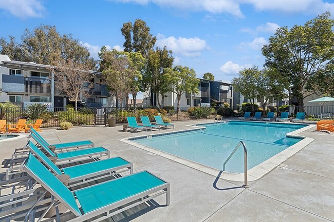 Building Photo - Colonnade at Fletcher Hills