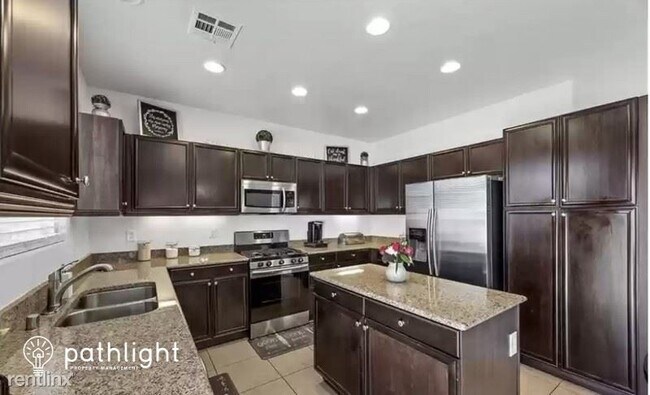 Building Photo - 4 br, 2.5 bath House - 441 Pacific Moon Av...