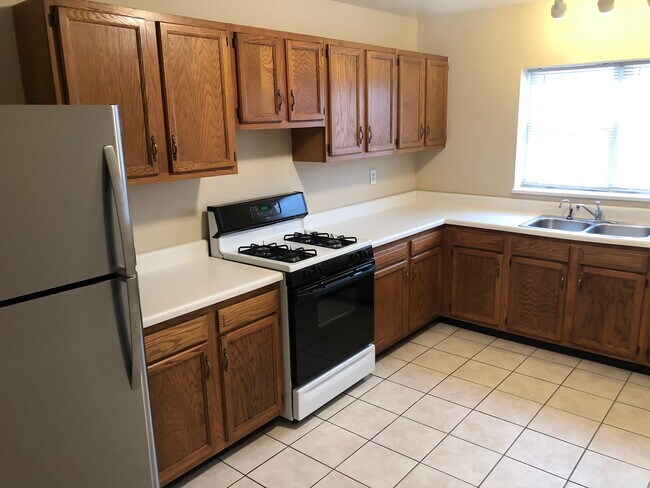 Kitchen - 4110 Venable Ave