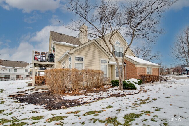 Foto del edificio - 460 Mayflower Ln