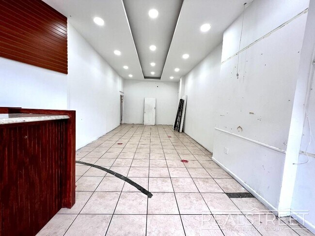 Plano de planta - 491 Tompkins Ave