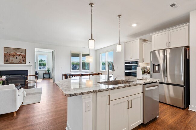 Foto del edificio - Half-Acre Durham Gem with Premium Upgrades