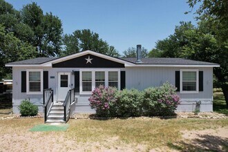 Building Photo - 311 E Castleshoals Dr