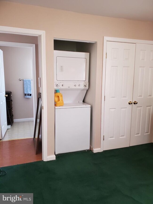 Foto del edificio - 11115 Little Cove Point Rd